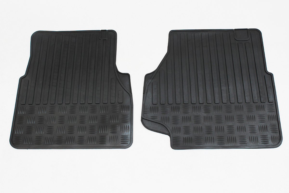 Front Footwell pair of rubber mats LR005039